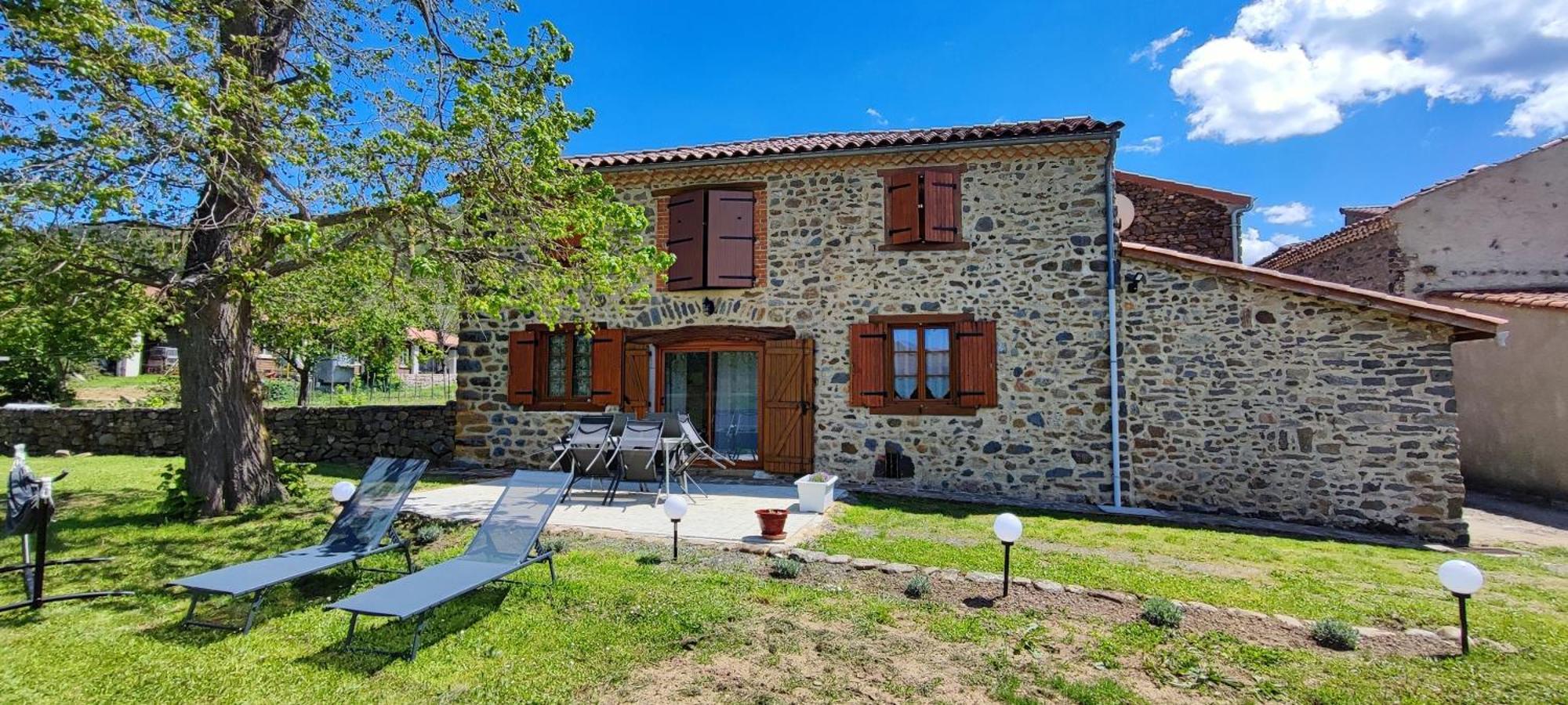 Sur Les Rives Du Allier Ferienhaus