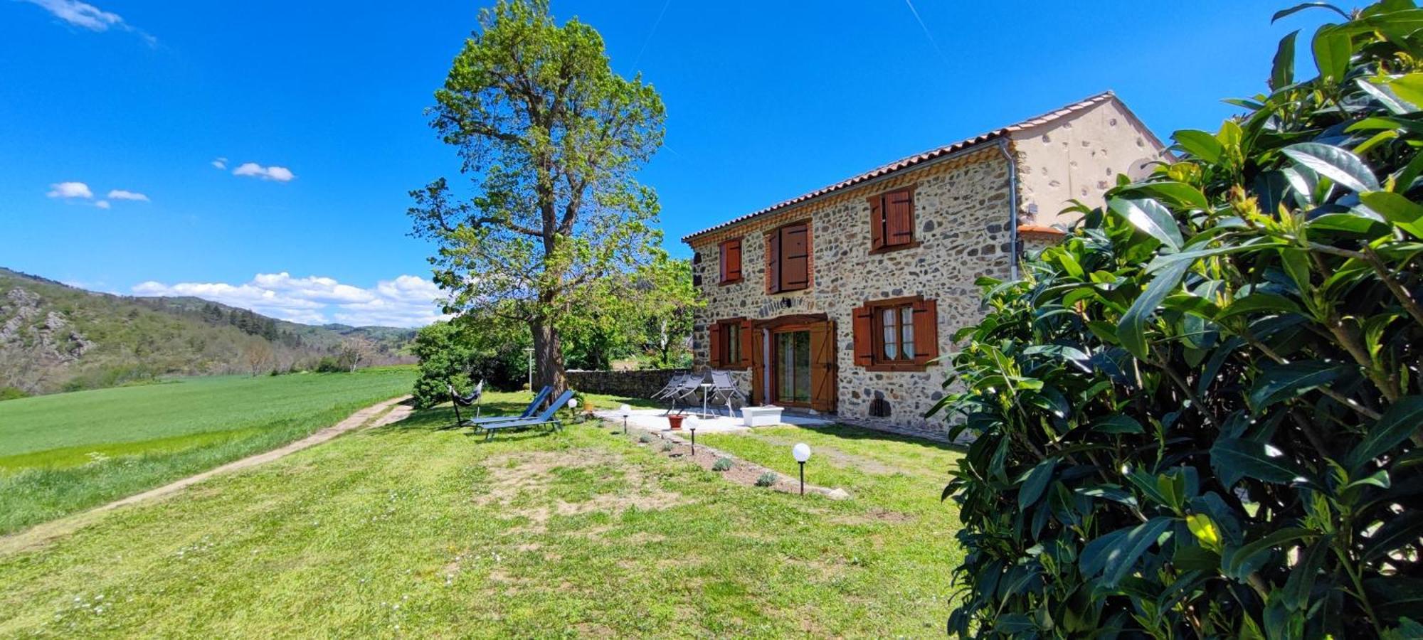 Sur Les Rives Du Allier Holiday home *